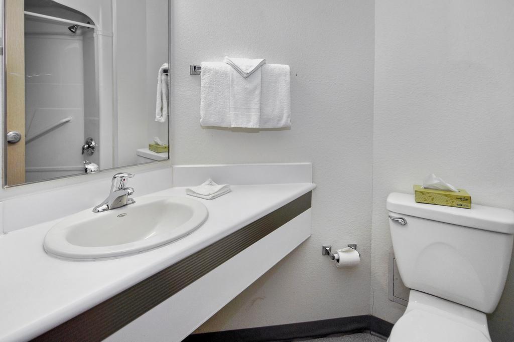 Motel 6-Peterborough, On Phòng bức ảnh